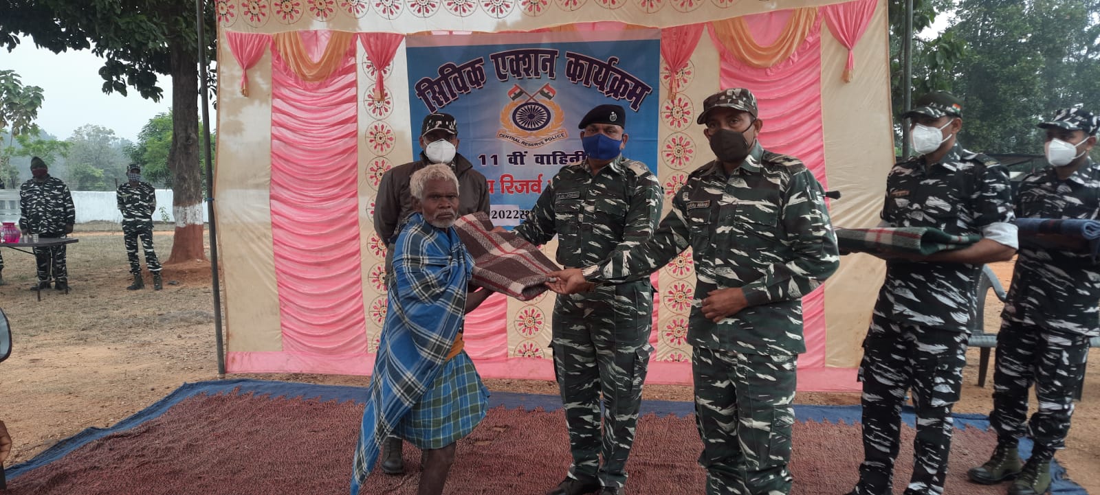 CRPF distributed blankets